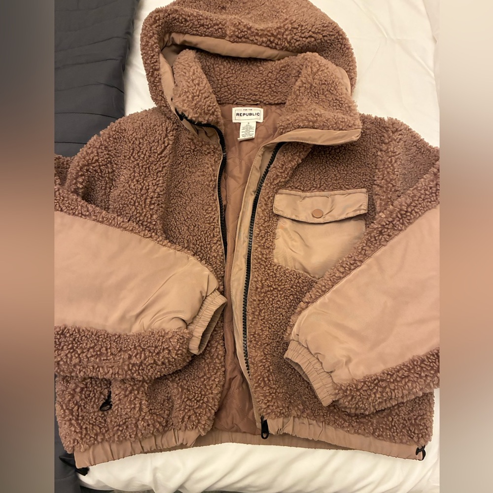 For The Republic women Tan Sherpa Puffer Jacket - Picture 3 of 9